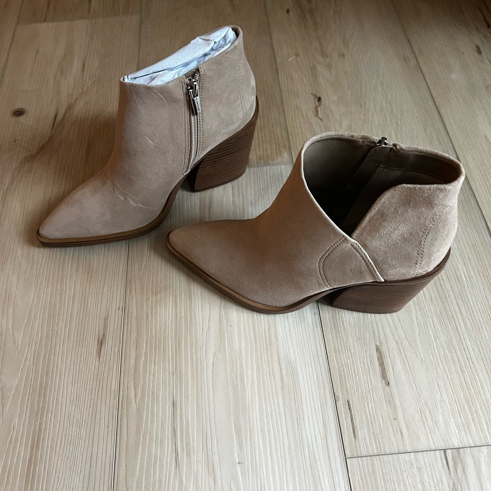 NEW Never Worn - Vince Camuto Suede Bootie (size 7.5)